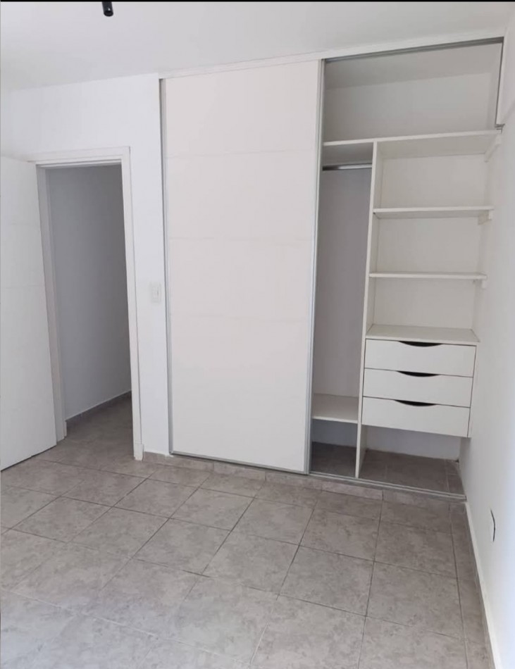 Vendo dpt 1d, 1er piso x escalera. Cupani