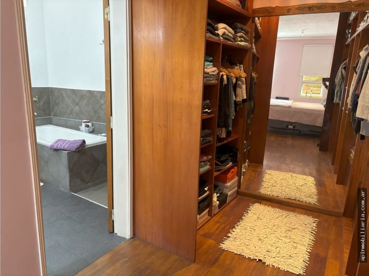 VENTA CASA 3 DORMITORIOS EN BARRIO LOS MANANTIALES C. PAZ