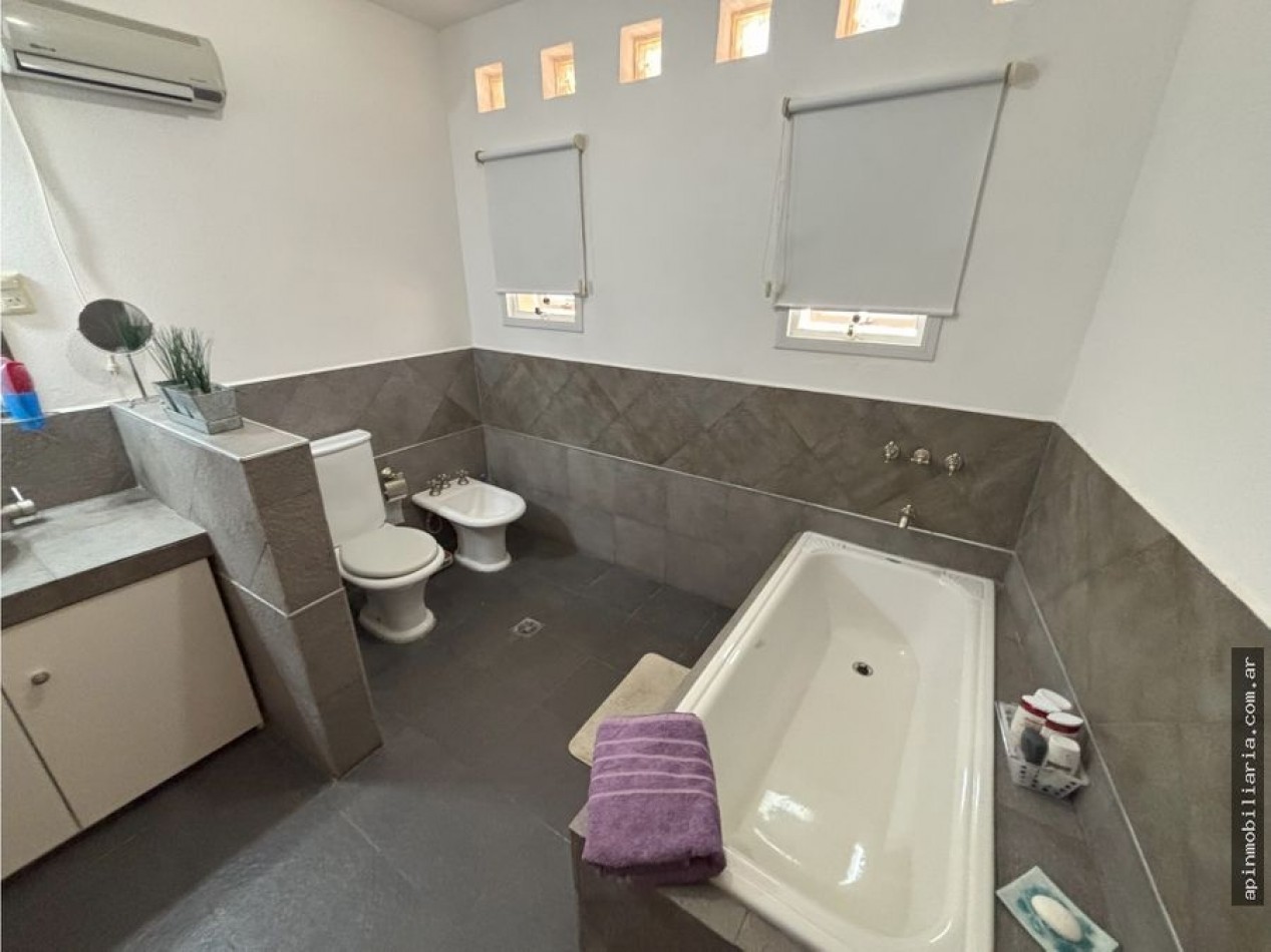 VENTA CASA 3 DORMITORIOS EN BARRIO LOS MANANTIALES C. PAZ