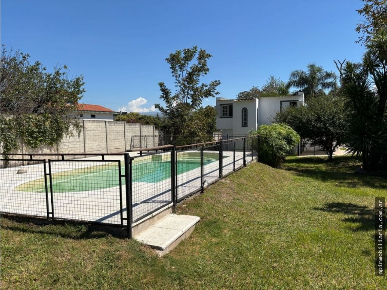 Venta casa 4d c/pileta y quincho Carlos paz 