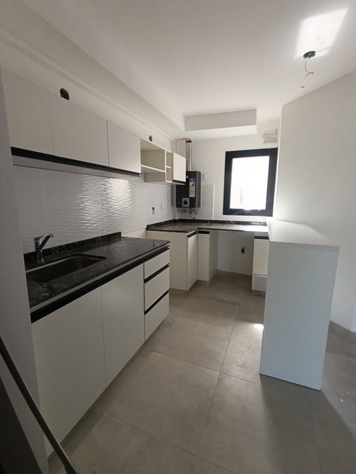 Vendo dpt 1d c/balcon en el living. A estrenar. Alberdi c/Amenities 