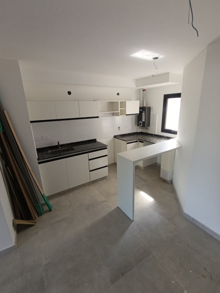 Vendo dpt 1d c/balcon en el living. A estrenar. Alberdi c/Amenities 