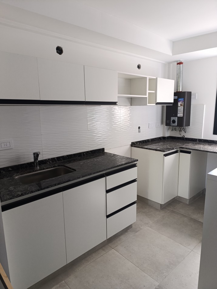 Vendo dpt 1d c/balcon en el living. A estrenar. Alberdi c/Amenities 