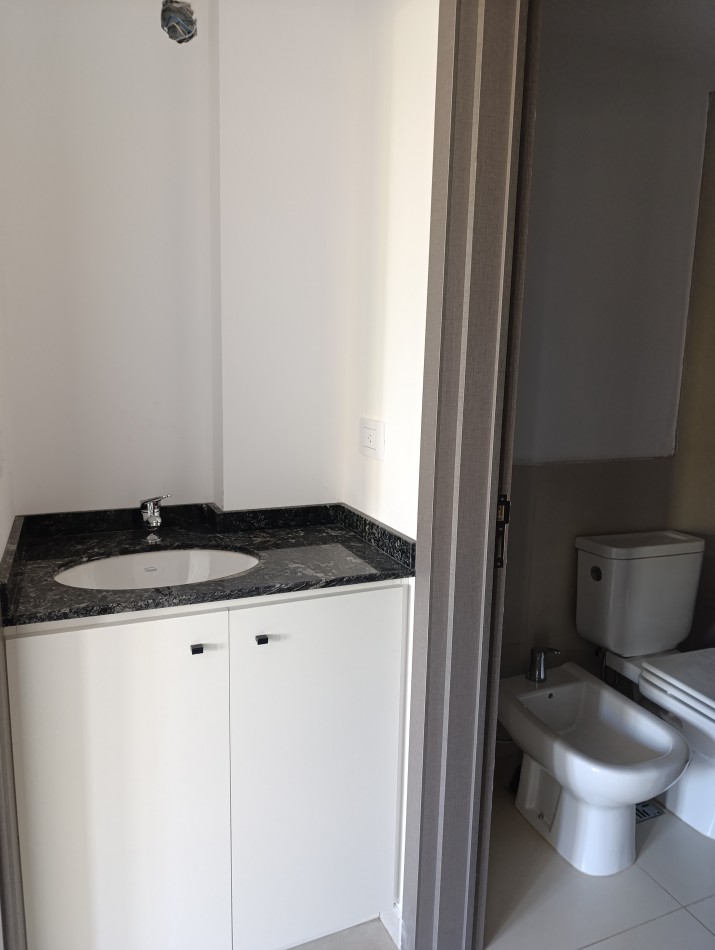 Vendo dpt 1d c/balcon en el living. A estrenar. Alberdi c/Amenities 