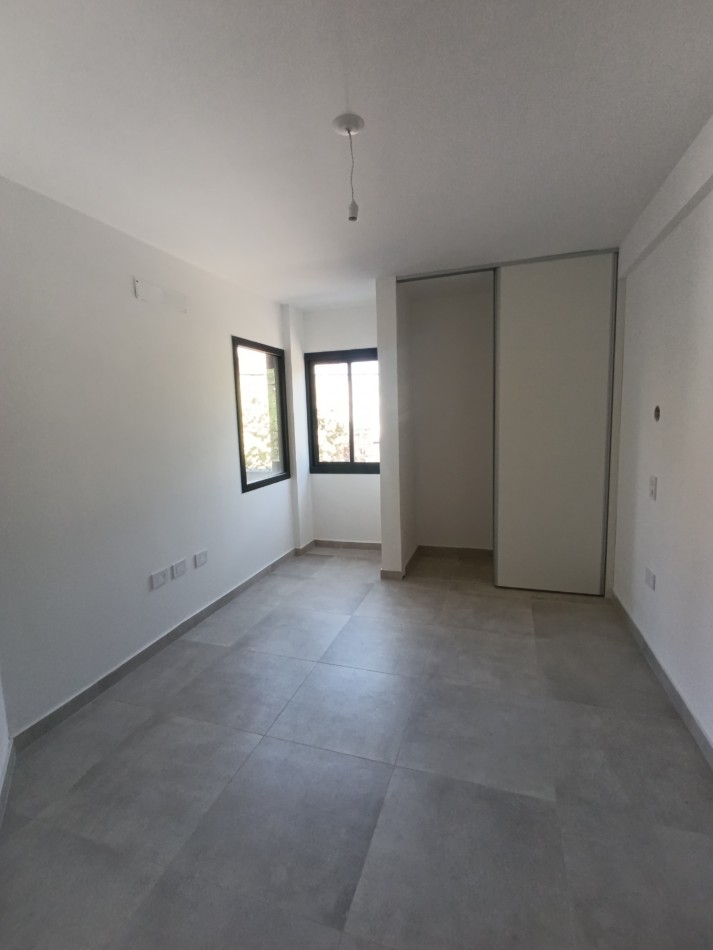 Vendo dpt 1d c/balcon en el living. A estrenar. Alberdi c/Amenities 