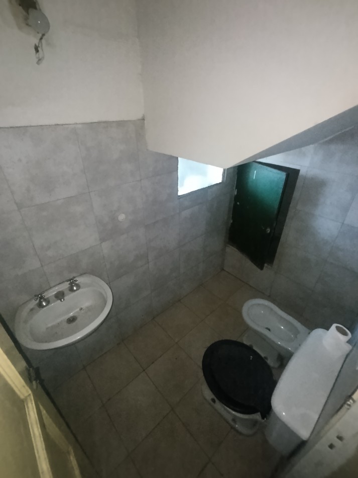 Amplia propiedad Res. Velez Sarsfield de 3d, Av principal