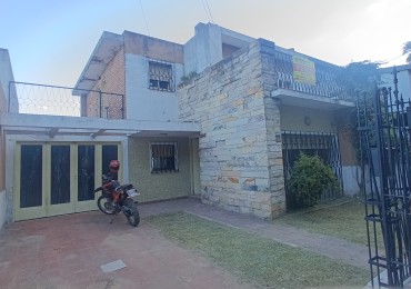 Amplia propiedad Res. Velez Sarsfield de 3d, Av principal